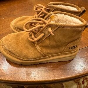 UGG Girls Chestnut Suede Lace-Up Ankle Boots Cozy Winter Size 2